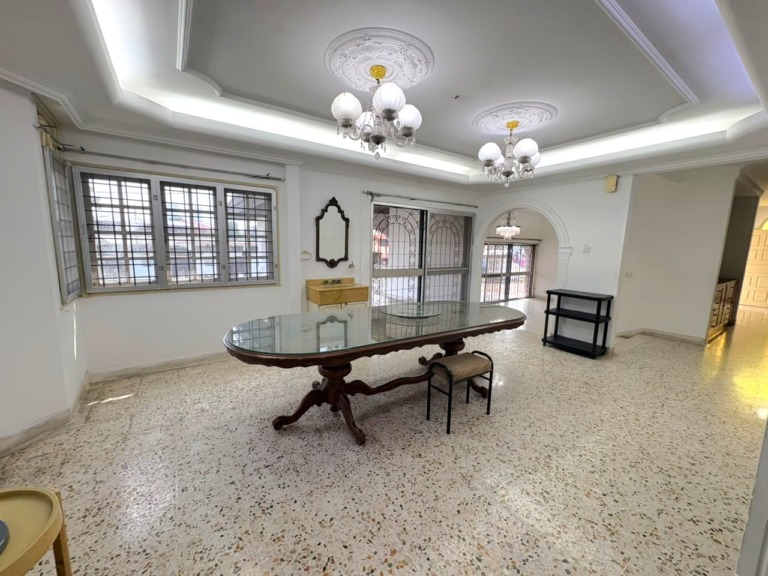 SS3 Taman Universiti Double Storey Bungalow House, Freehold Gated Guarded.